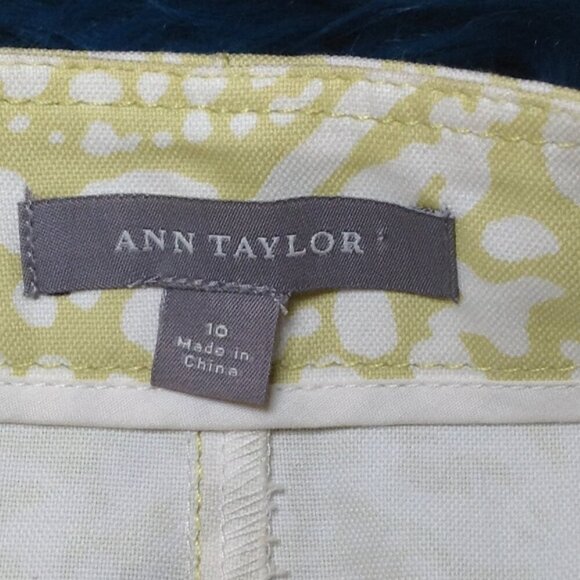 Ann Taylor "10" Artistic Green, Paisley print skirt; Girlhoodcore, Cargo, Cabin - Picture 3 of 5